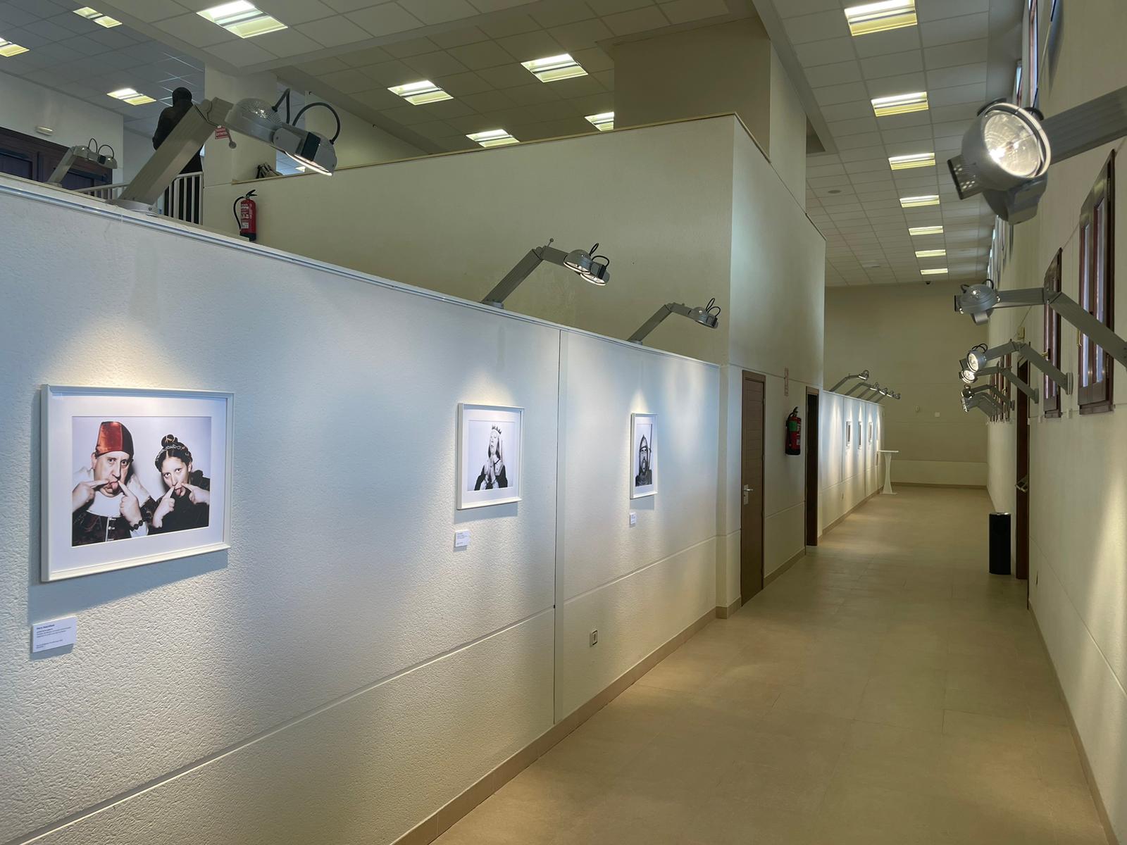 Cómo organizar una exposición itinerante en red: claves para compartir cultura